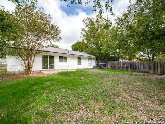 Listing photo id 33 for 7330 Glen Cross Dr