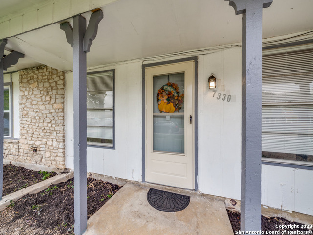 Listing photo id 2 for 7330 Glen Cross Dr