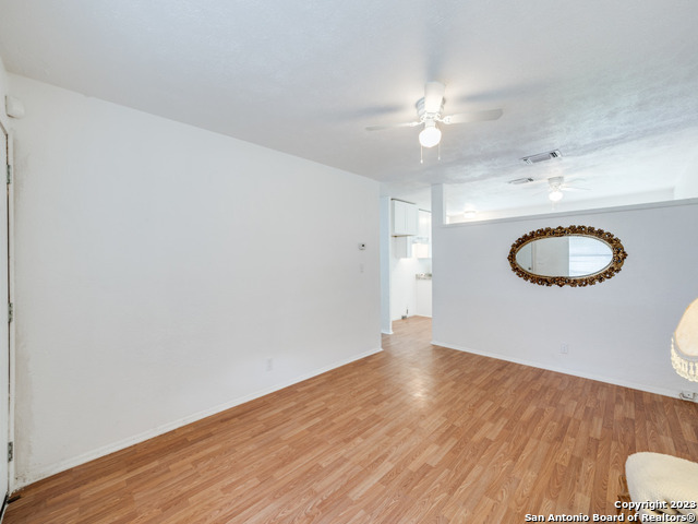 Listing photo id 4 for 7330 Glen Cross Dr