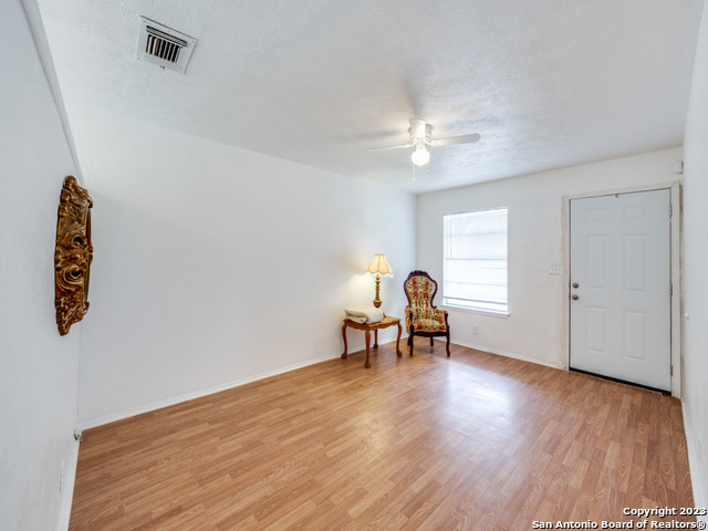 Listing photo id 5 for 7330 Glen Cross Dr