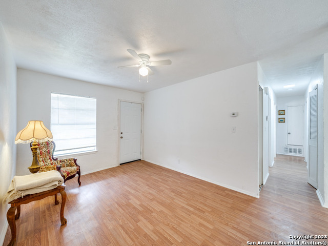 Listing photo id 7 for 7330 Glen Cross Dr