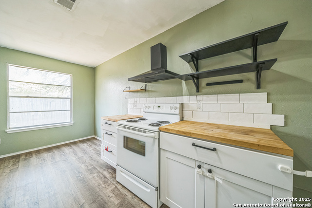 Image 8 of 18 For 3501 Ridge Knoll St