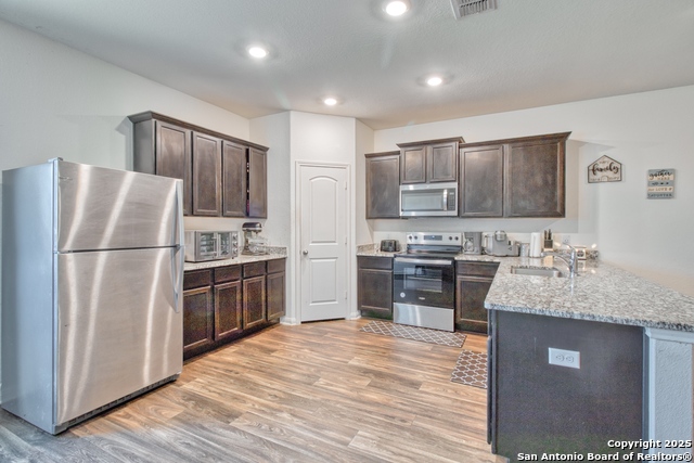 Image 10 of 27 For 4010 Leighton Hbr