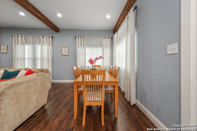 Listing photo id 9 for 702 Euclid Ave E