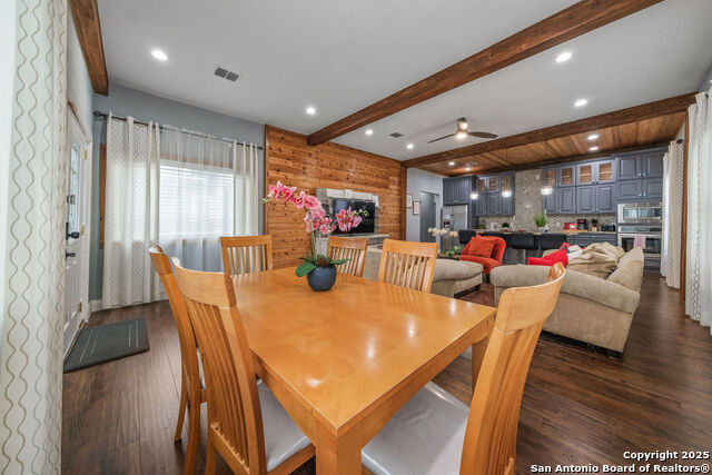 Listing photo id 11 for 702 Euclid Ave E