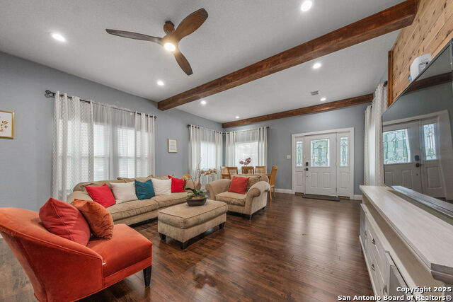Listing photo id 14 for 702 Euclid Ave E