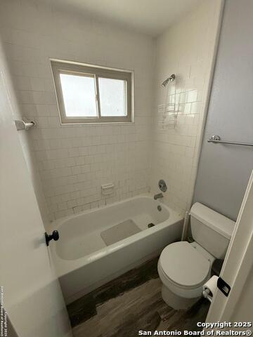 Image 13 of 21 For 9519 Brook Green