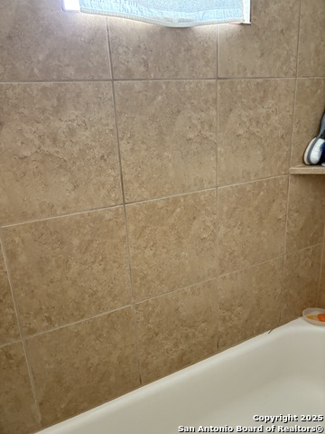 Image 4 of 12 For 714 Halogen Way