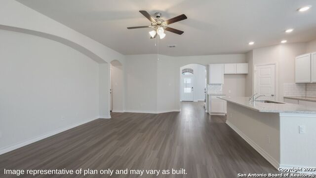 Image 7 of 55 For 14772 Pearl Flats