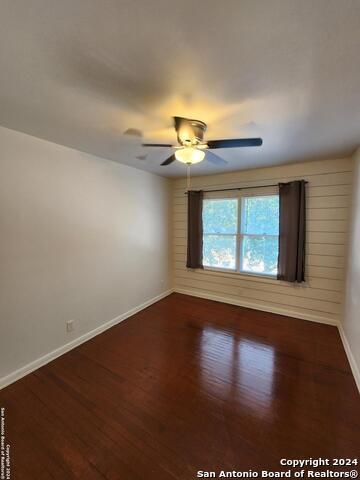 Listing photo id 2 for 217 Natalen Ave  2