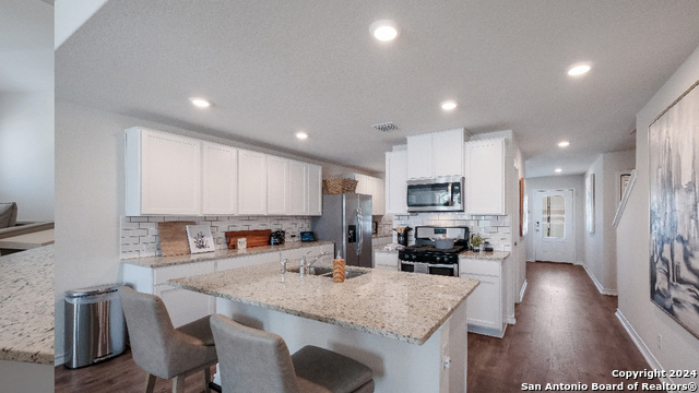 Image 6 of 47 For 14723 Sabine Loop Road