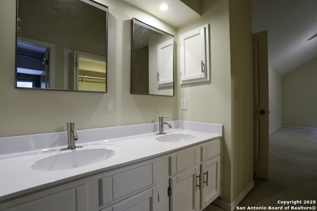 Image 27 of 49 For 8406 Timber Crest