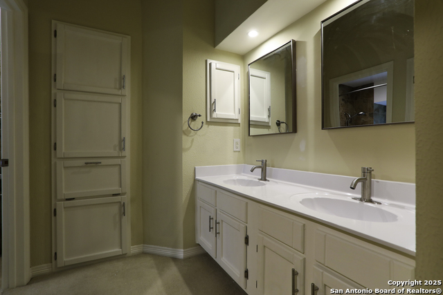 Image 33 of 49 For 8406 Timber Crest