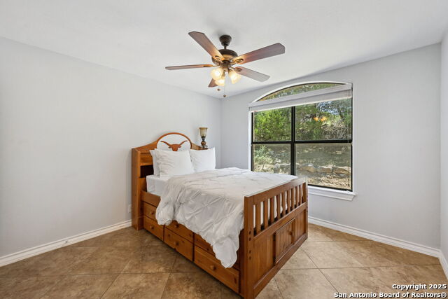 Listing photo id 12 for 632 Lasso Loop