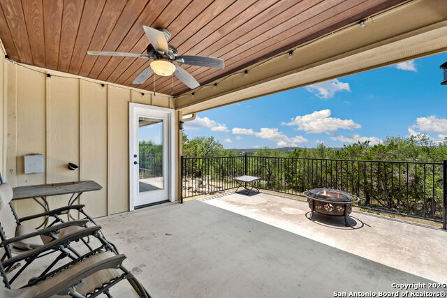 Listing photo id 20 for 632 Lasso Loop