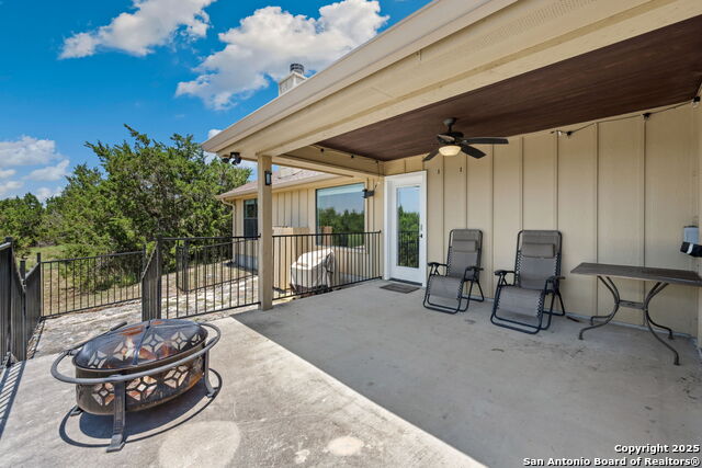 Listing photo id 21 for 632 Lasso Loop