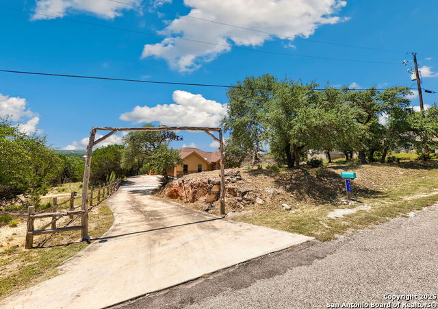 Listing photo id 28 for 632 Lasso Loop