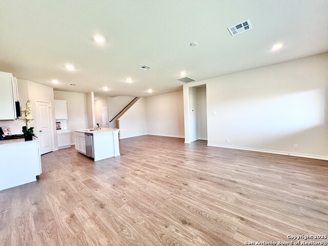 Listing photo id 10 for 21109 Watercourse Way