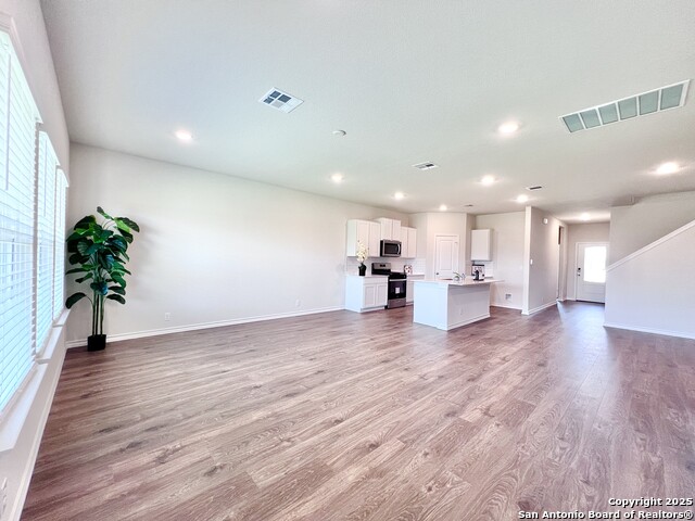 Listing photo id 11 for 21109 Watercourse Way
