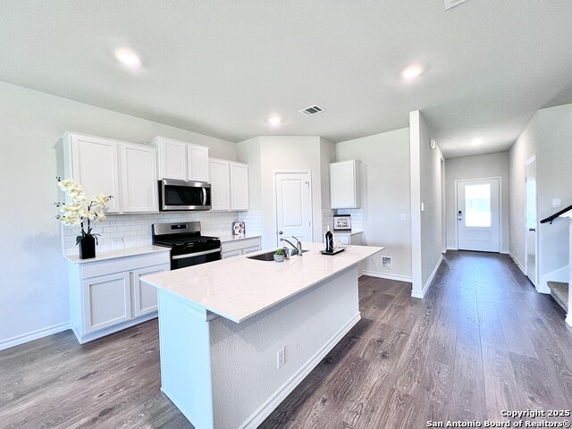 Listing photo id 12 for 21109 Watercourse Way
