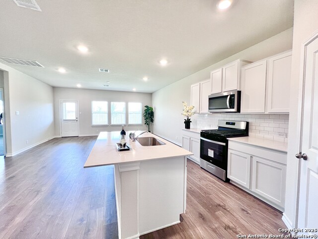 Listing photo id 14 for 21109 Watercourse Way