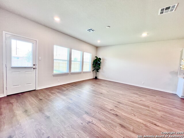 Listing photo id 16 for 21109 Watercourse Way