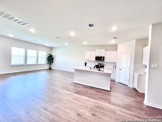 Listing photo id 18 for 21109 Watercourse Way