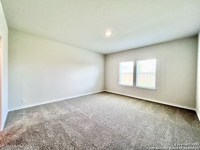 Listing photo id 25 for 21109 Watercourse Way