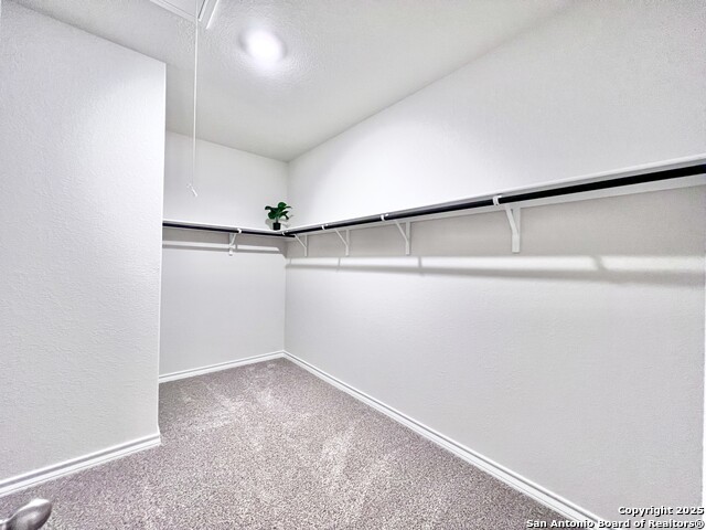 Listing photo id 28 for 21109 Watercourse Way