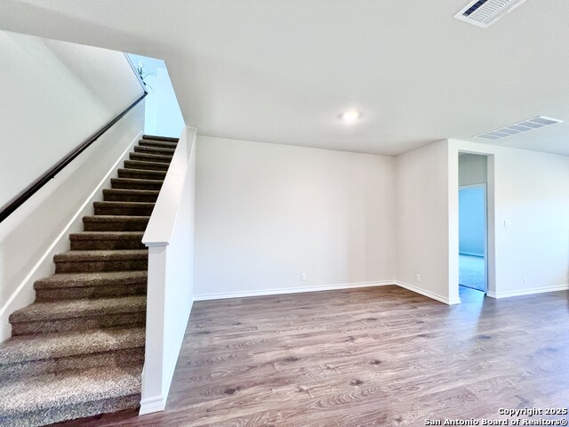 Listing photo id 30 for 21109 Watercourse Way