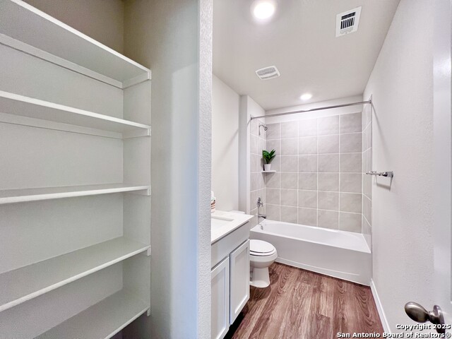 Listing photo id 37 for 21109 Watercourse Way