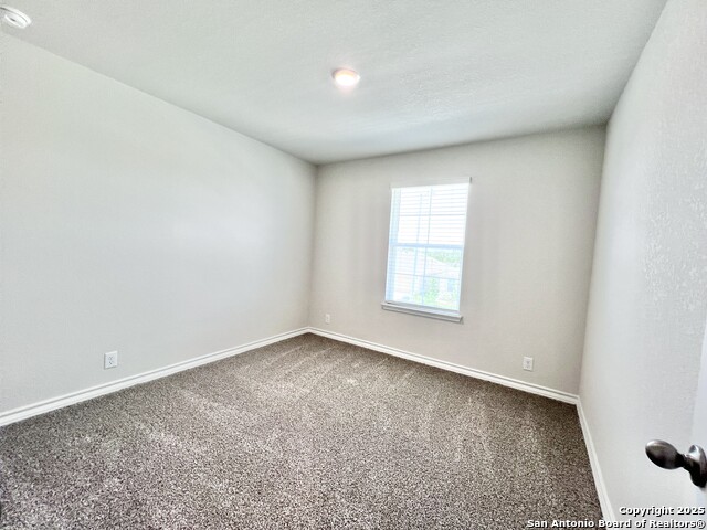 Listing photo id 39 for 21109 Watercourse Way