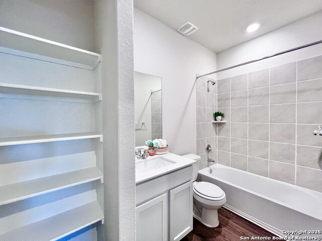 Listing photo id 6 for 21109 Watercourse Way