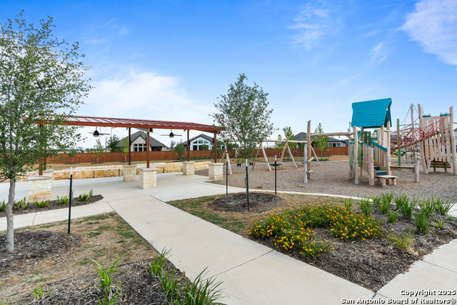 Image 16 of 35 For 193 Mountain Oak