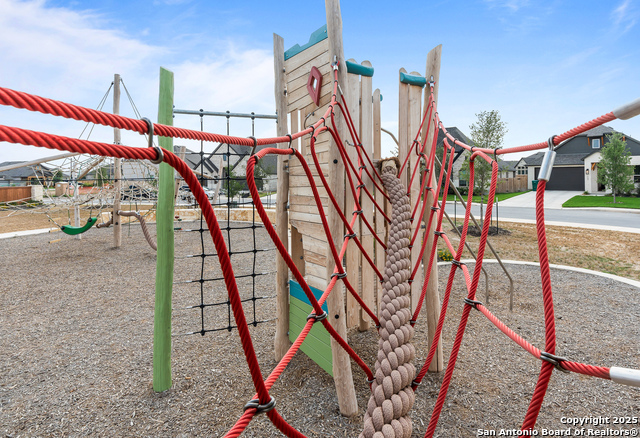 Image 21 of 35 For 193 Mountain Oak