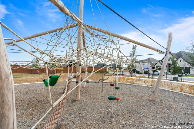 Image 22 of 35 For 193 Mountain Oak