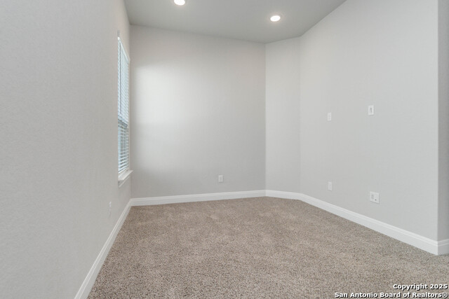 Image 28 of 40 For 1398 Oaklawn