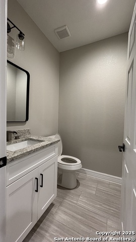 Image 22 of 25 For 7919 Deerfield Blvd.
