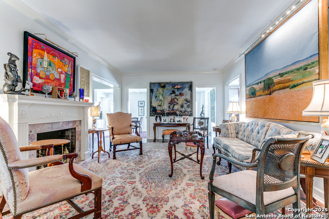 Listing photo id 8 for 254 Summit E