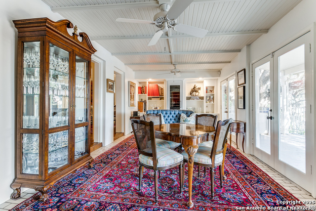 Listing photo id 9 for 254 Summit E