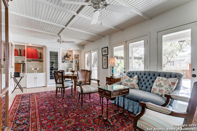 Listing photo id 10 for 254 Summit E