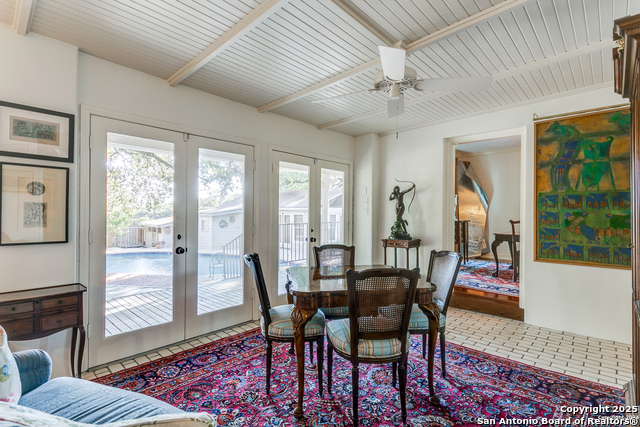 Listing photo id 11 for 254 Summit E