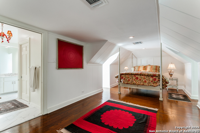 Listing photo id 29 for 254 Summit E
