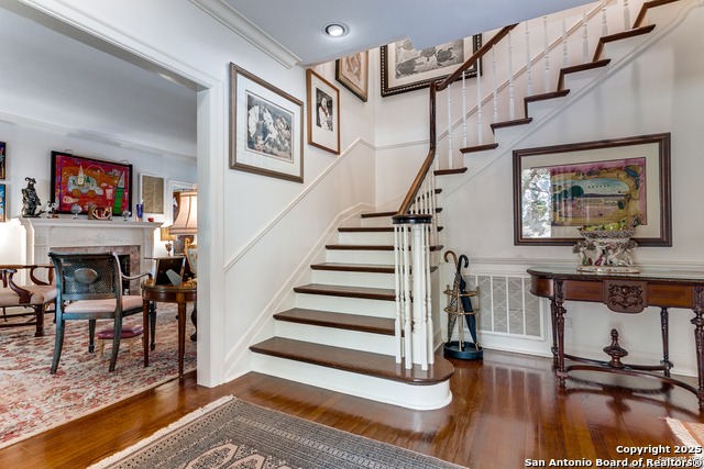 Listing photo id 2 for 254 Summit E