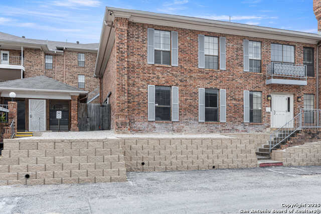 Image 2 of 15 For 5359 Fredericksburg  804