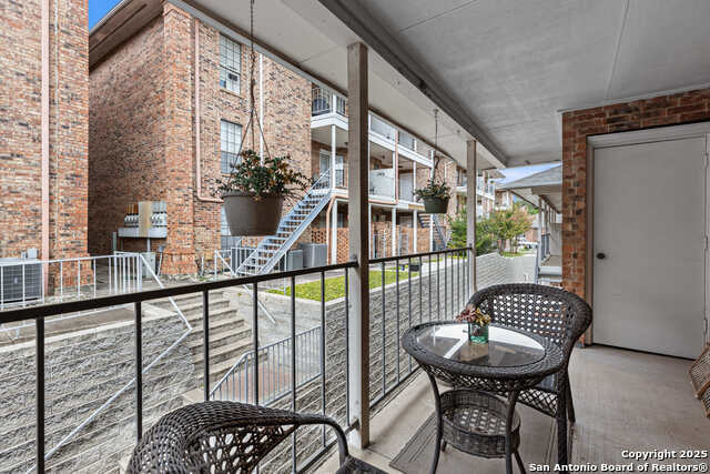 Image 3 of 15 For 5359 Fredericksburg  804