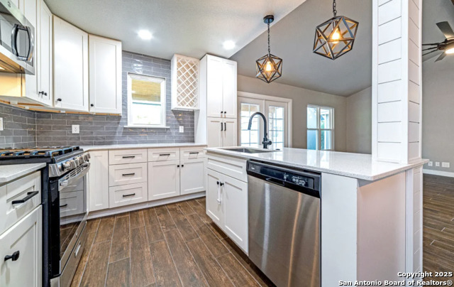 Image 6 of 11 For 12218 Brownstone St