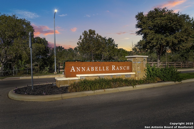 Listing photo id 2 for 5915 Provo Place