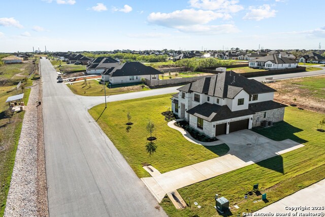Listing photo id 3 for 5915 Provo Place