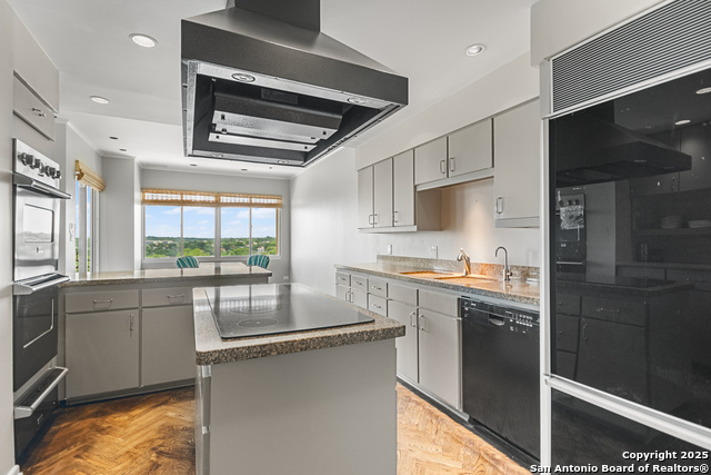 Listing photo id 9 for 4001 New Braunfels N 804-a